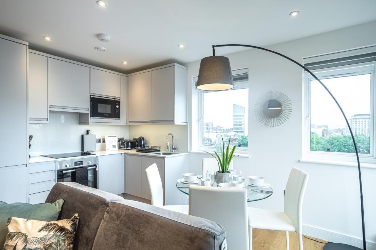 Luxe & Stylish 1 & 2 Bed Flats Near Heathrow, Legoland, & Windsor Slough Exteriér fotografie