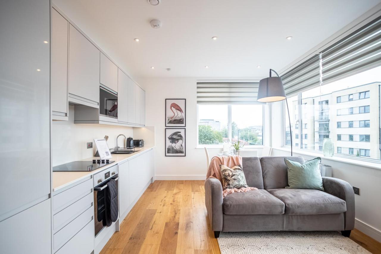 Luxe & Stylish 1 & 2 Bed Flats Near Heathrow, Legoland, & Windsor Slough Exteriér fotografie