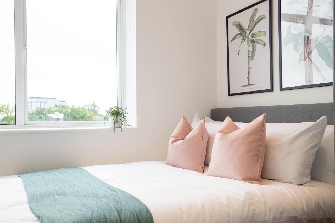Luxe & Stylish 1 & 2 Bed Flats Near Heathrow, Legoland, & Windsor Slough Exteriér fotografie