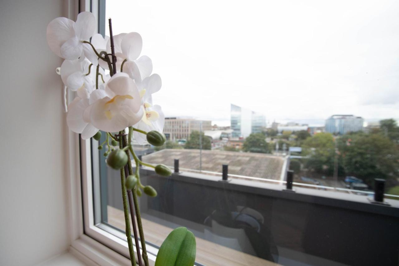 Luxe & Stylish 1 & 2 Bed Flats Near Heathrow, Legoland, & Windsor Slough Exteriér fotografie