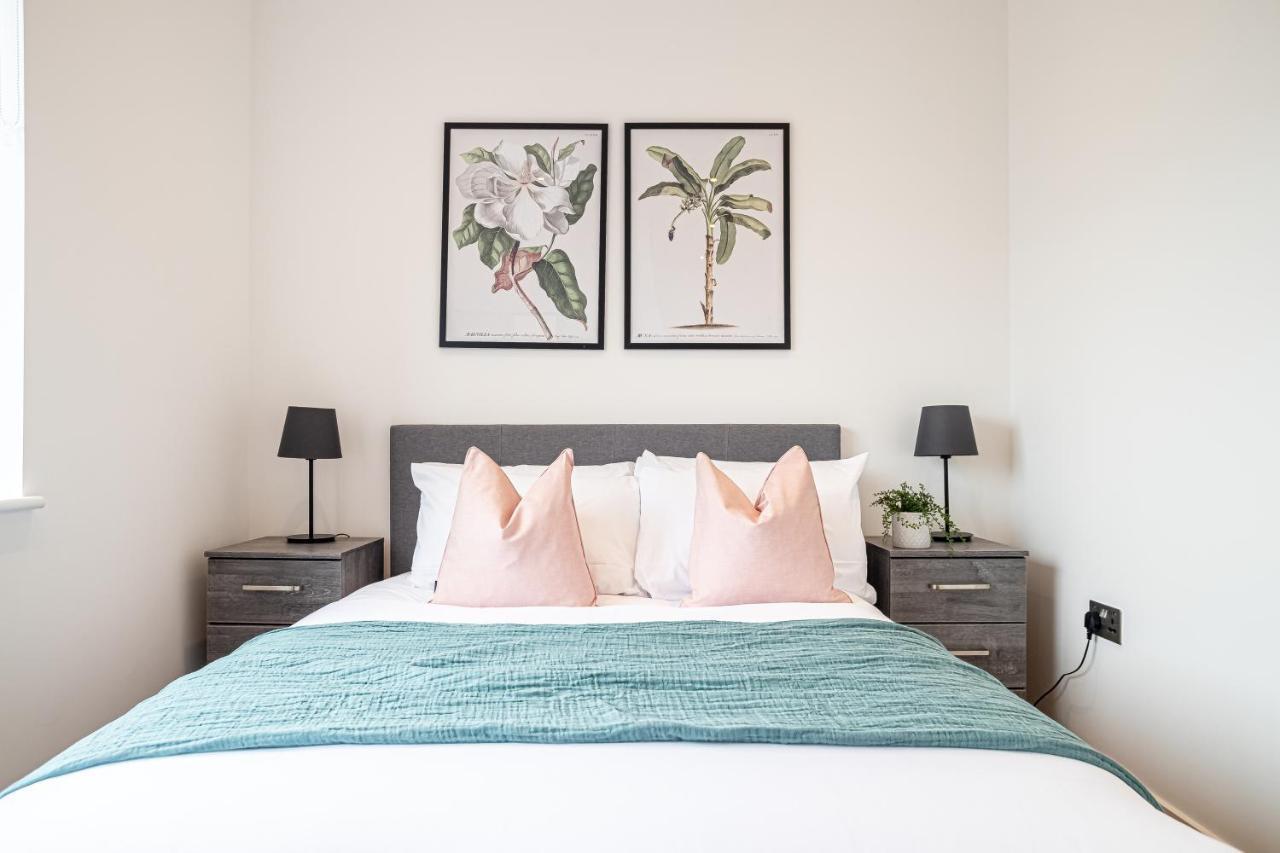 Luxe & Stylish 1 & 2 Bed Flats Near Heathrow, Legoland, & Windsor Slough Exteriér fotografie