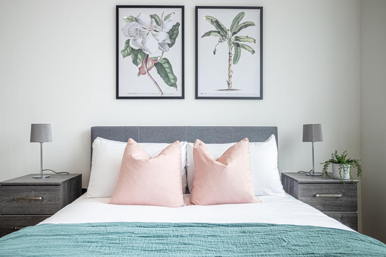 Luxe & Stylish 1 & 2 Bed Flats Near Heathrow, Legoland, & Windsor Slough Exteriér fotografie