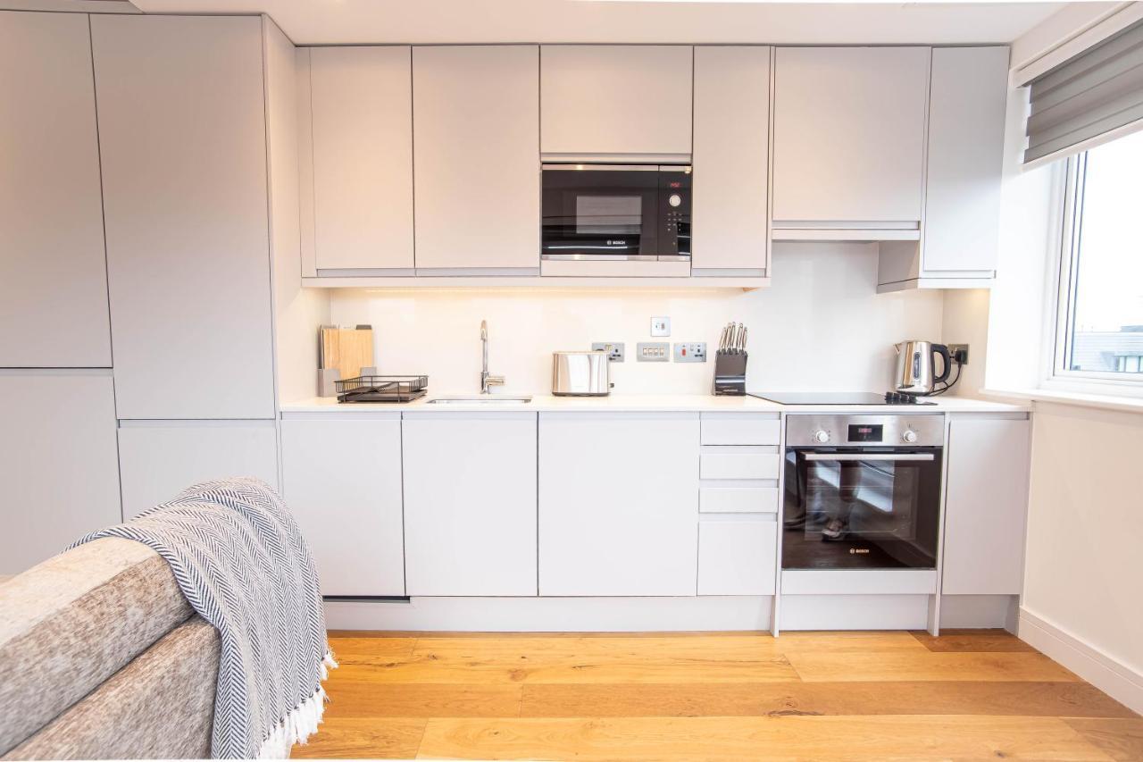 Luxe & Stylish 1 & 2 Bed Flats Near Heathrow, Legoland, & Windsor Slough Exteriér fotografie