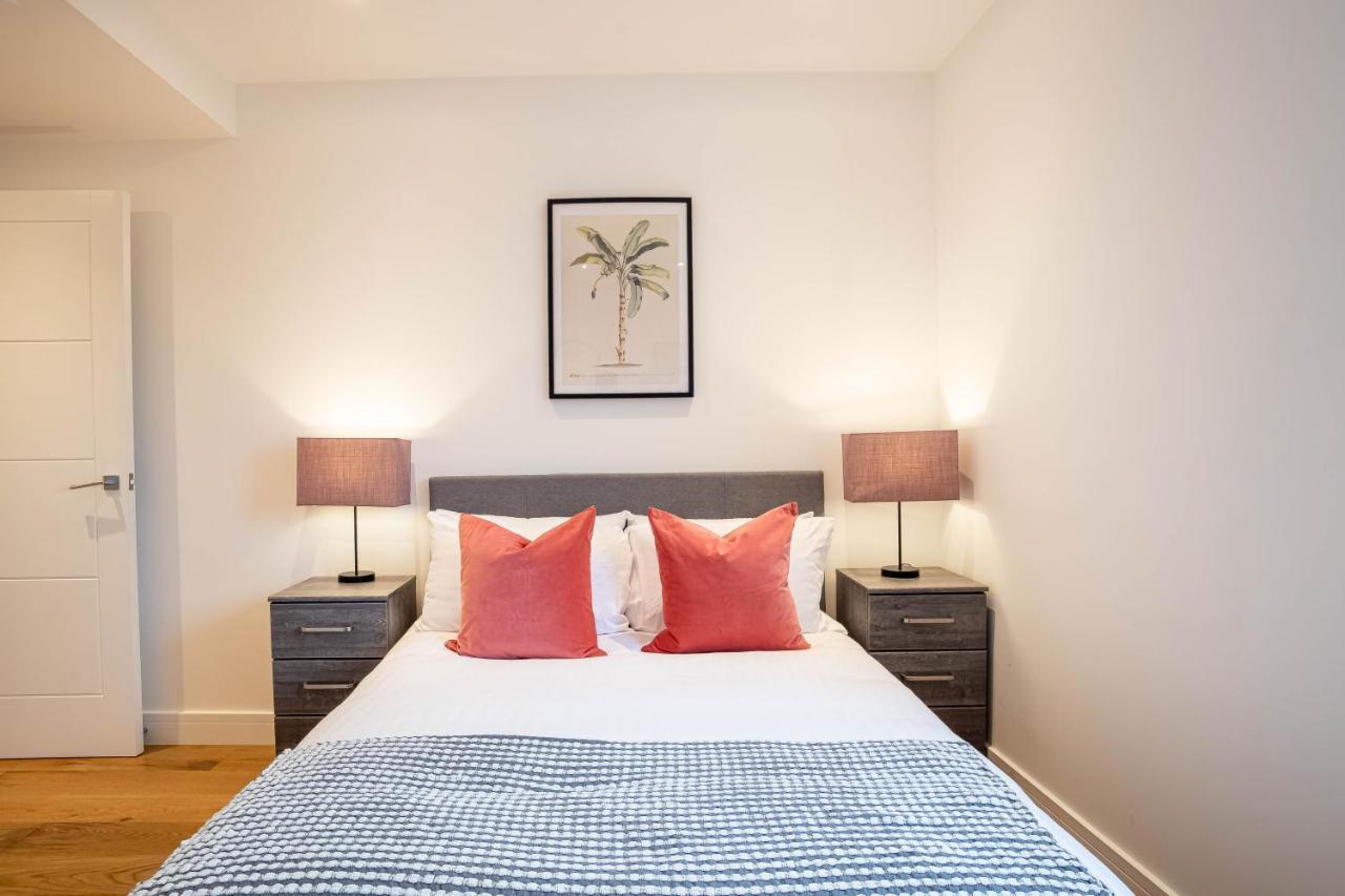 Luxe & Stylish 1 & 2 Bed Flats Near Heathrow, Legoland, & Windsor Slough Exteriér fotografie