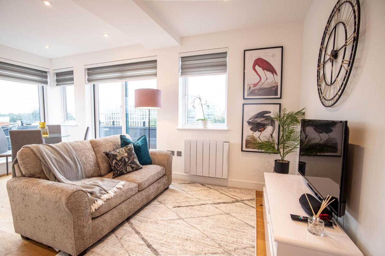 Luxe & Stylish 1 & 2 Bed Flats Near Heathrow, Legoland, & Windsor Slough Exteriér fotografie